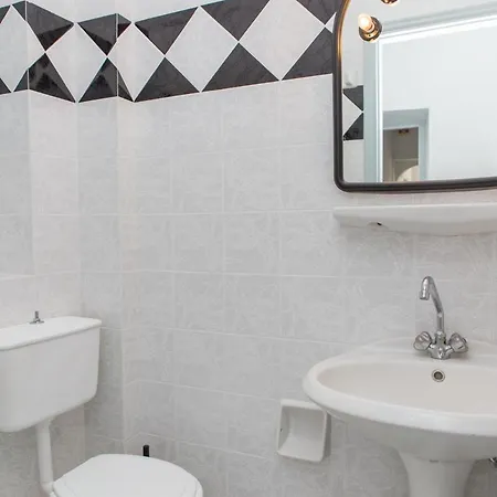 Panos Apartmanhotel 4*